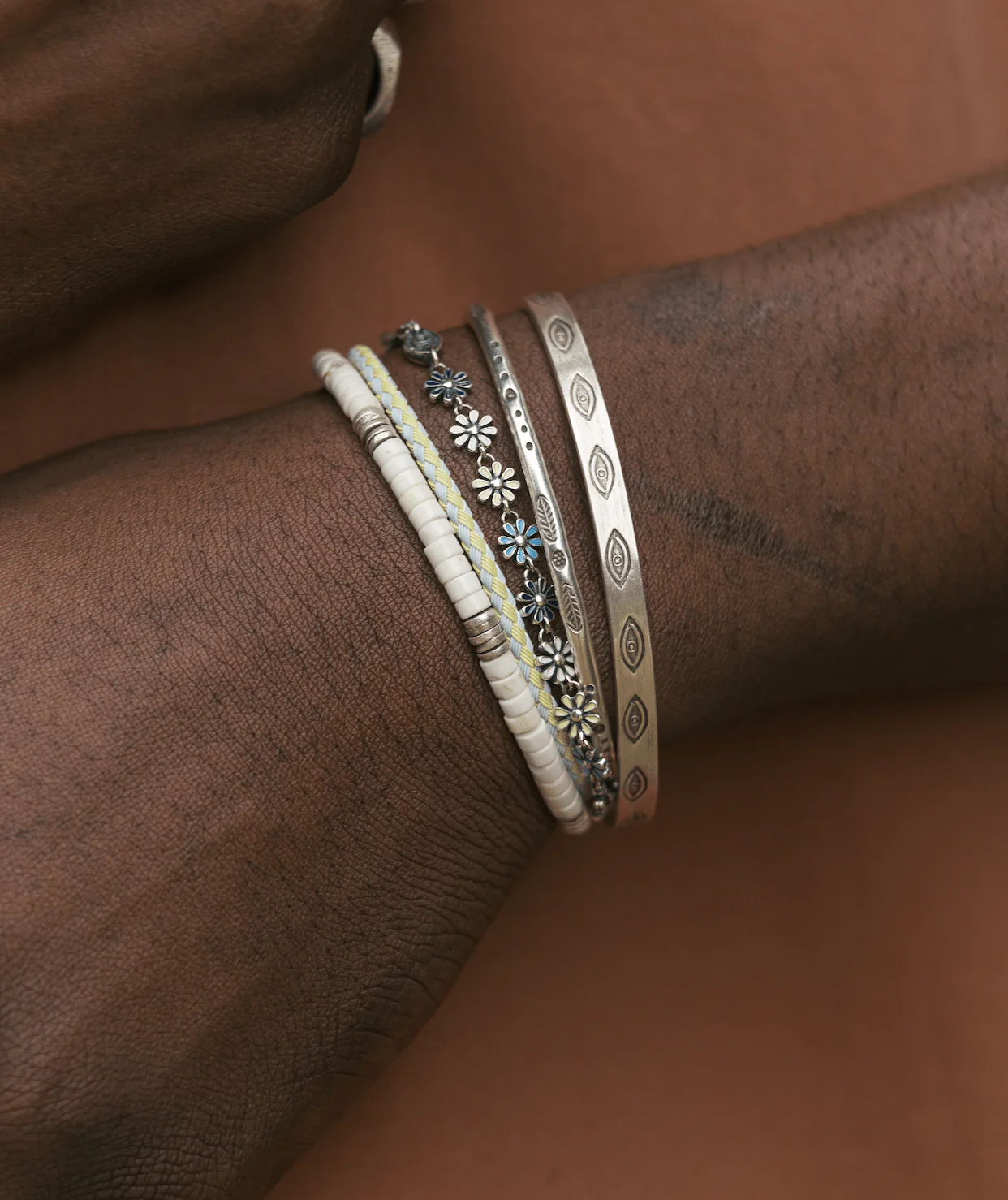 Assorted Daisy Sterling Silver Chain Bracelet - Image 4