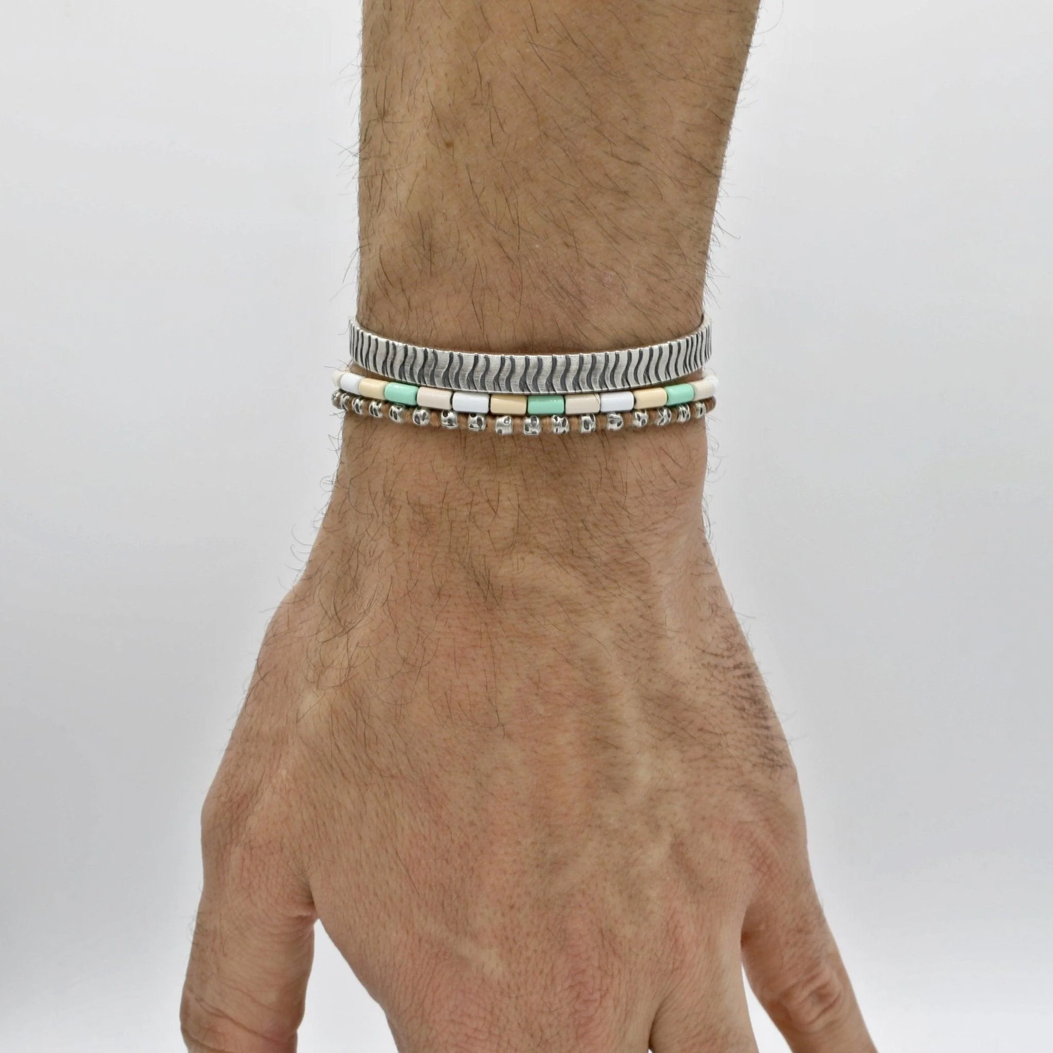 Hand-forged "Arnette" Silver Bangle - Image 4