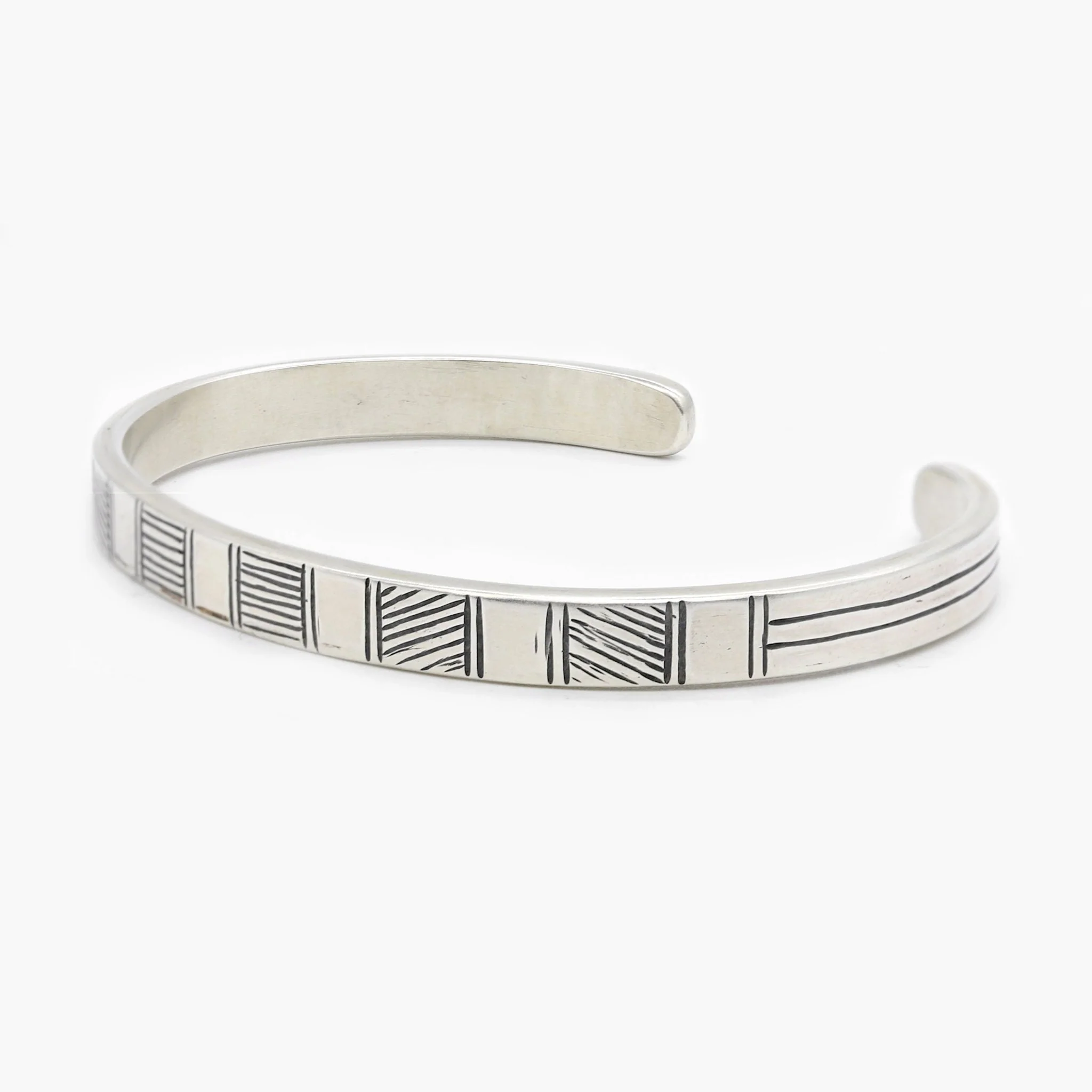 Hand-forged "Pueblo" Silver Bangle - Image 2