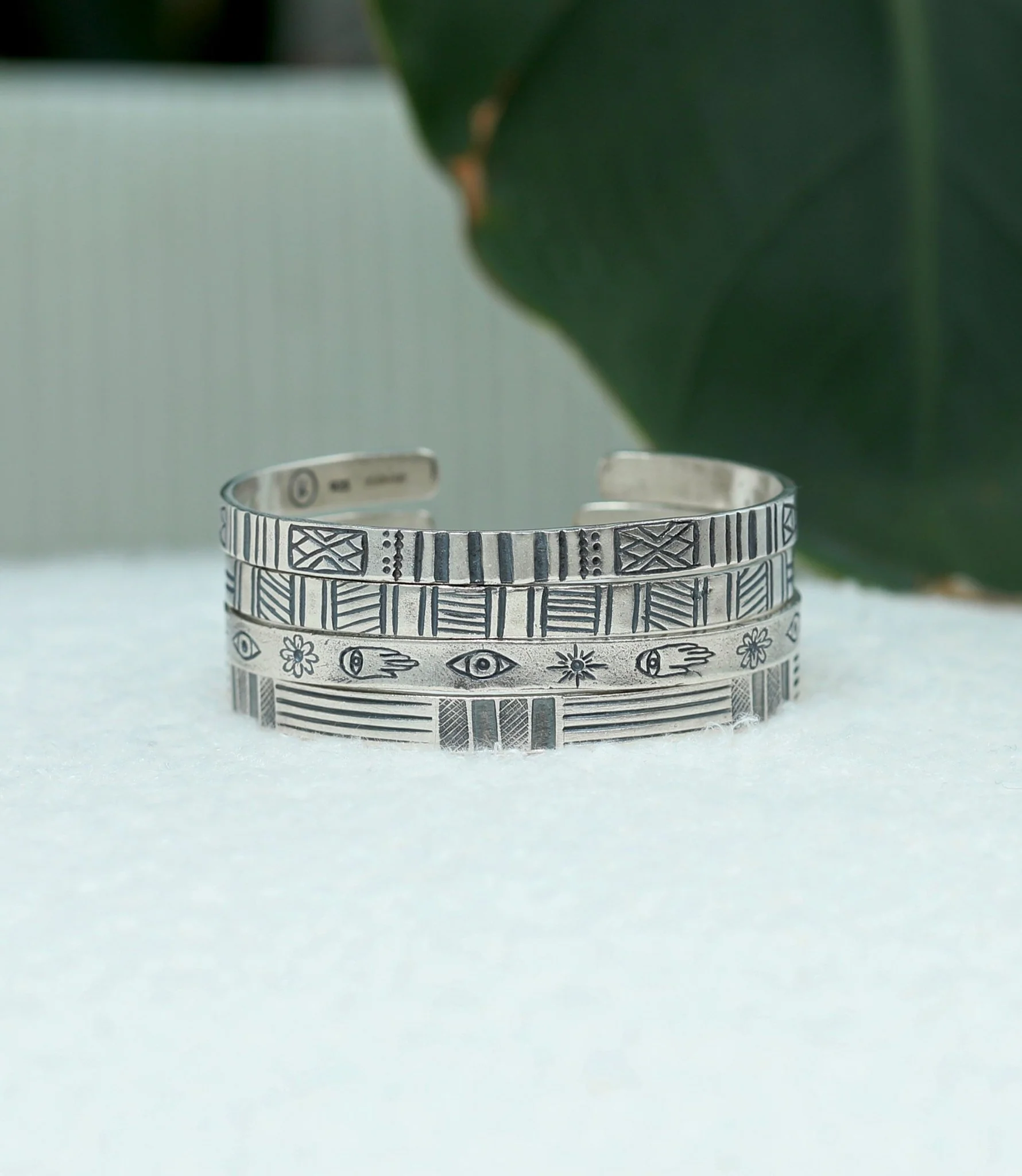 Hand-forged "Pueblo" Silver Bangle - Image 4