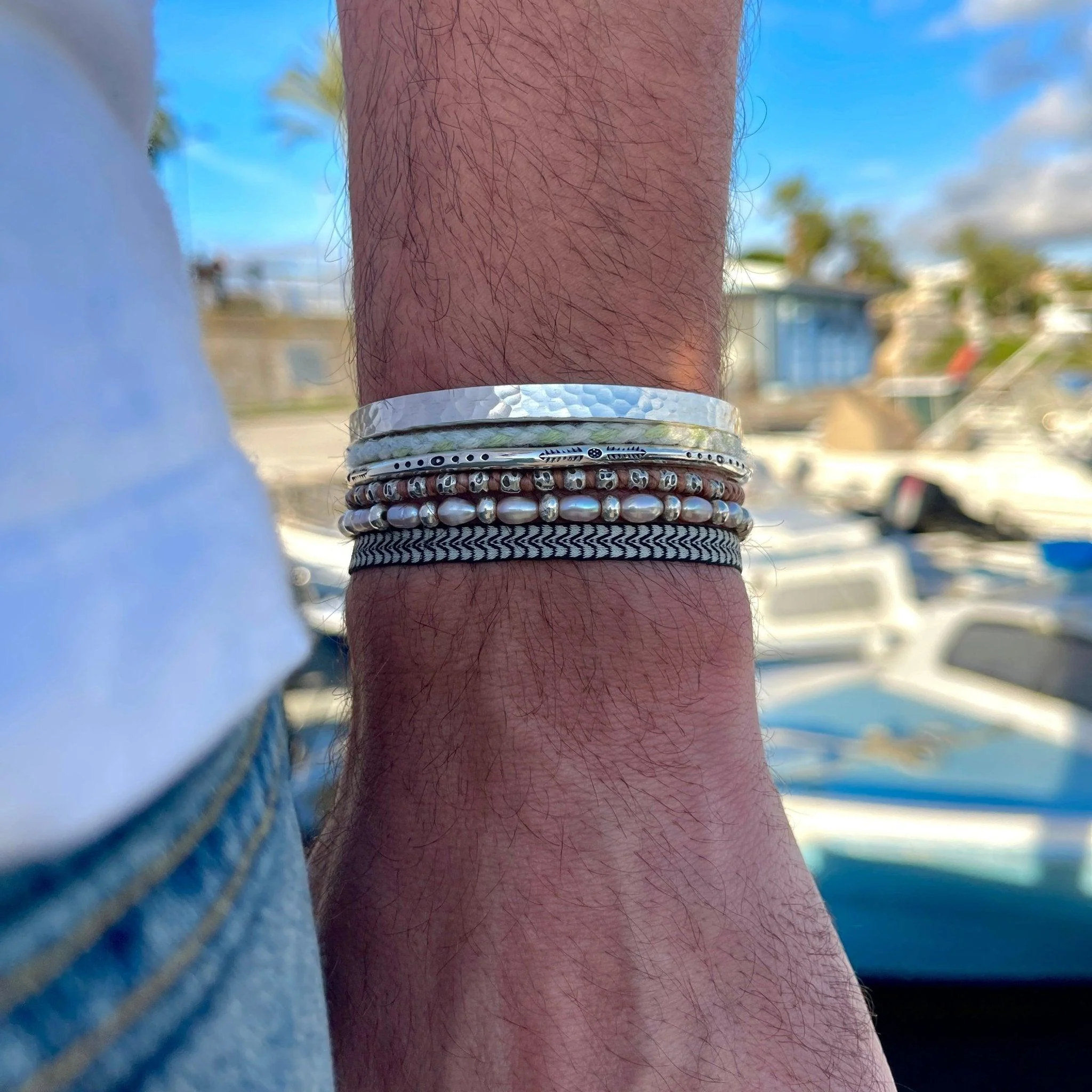 Maxi "Azulik" Hammered Silver Bangle - Image 3