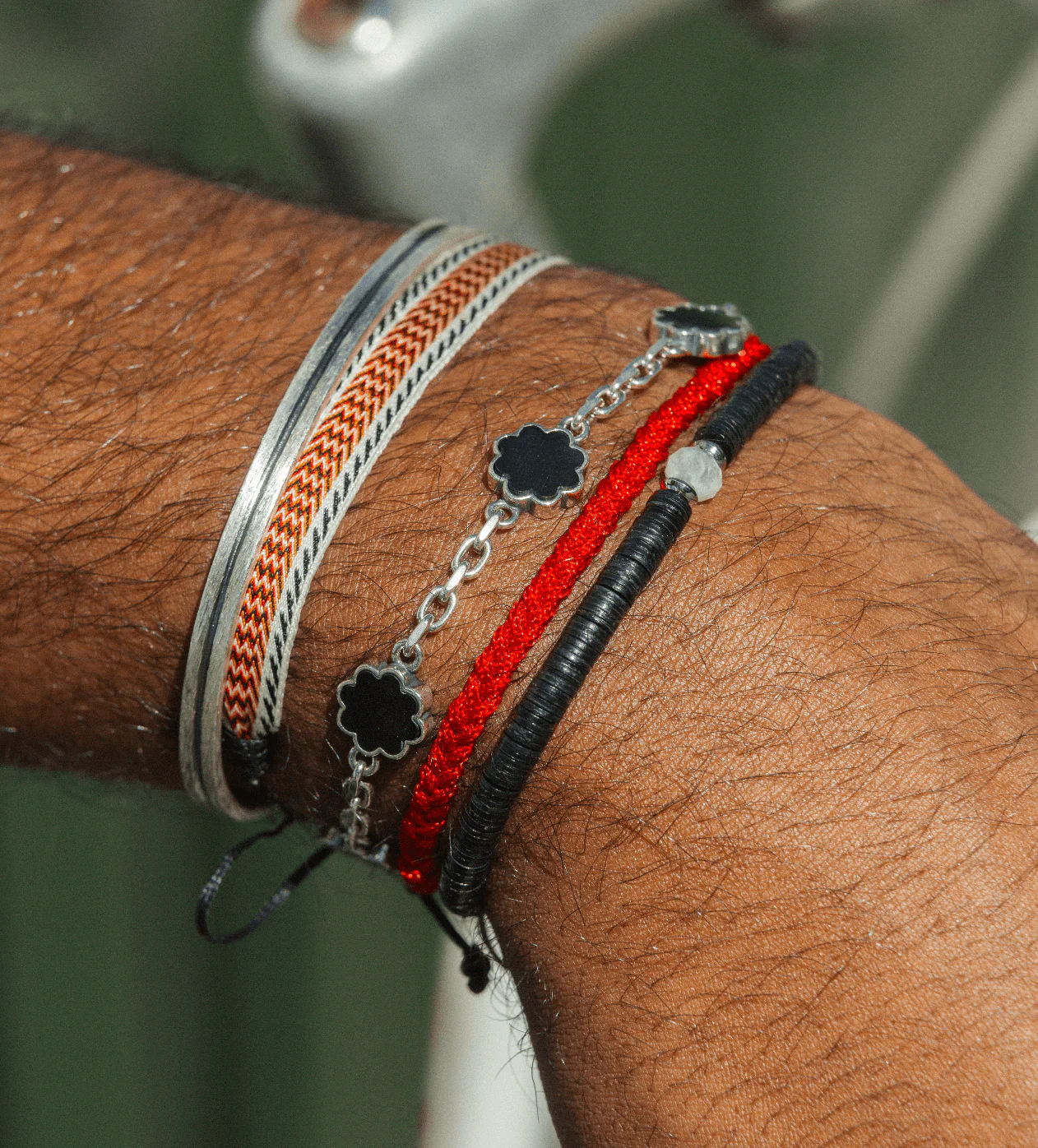 Multi Daisies Sterling Silver Chain Bracelet With Matt Onyx - Image 2