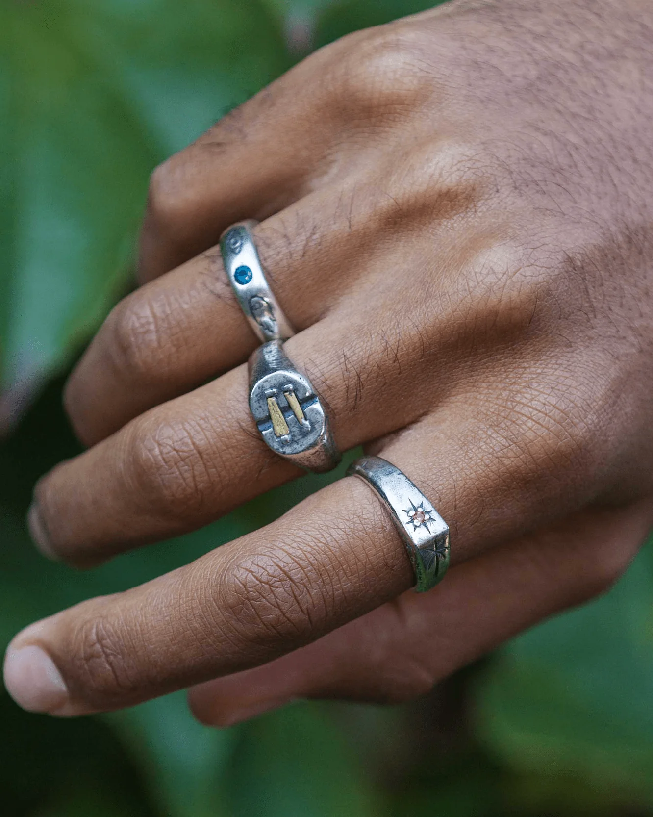 Palm Tree And Garnet Gemstone Sterling Silver Ring - Image 3